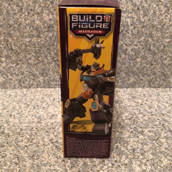 TRANSFORMERS BUMBLEBEE SHOCKWAVE Deluxe Action Figure!! Great gift!!! NEW - Picture 4 of 5